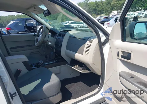 2012 Ford Escape Xls z USA, uszkodzony, nr VIN 1FMCU0C78CKA98340